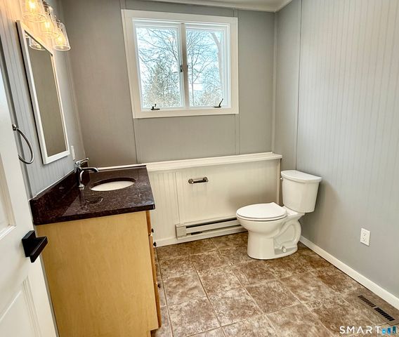 7 Washington Road, Woodbury, CT 06798