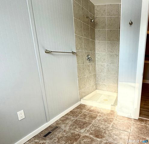 7 Washington Road, Woodbury, CT 06798