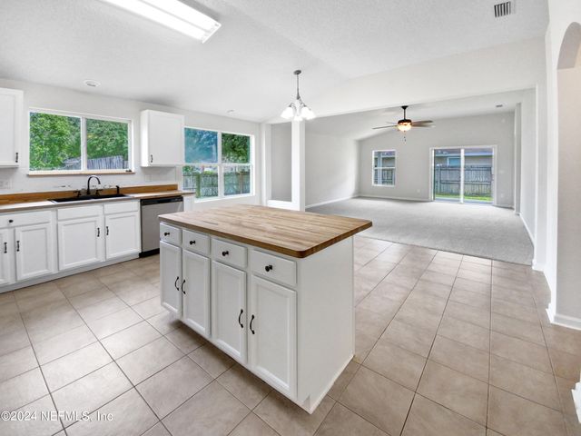 6332 LOUIS CLARK Court, Jacksonville, FL 32222