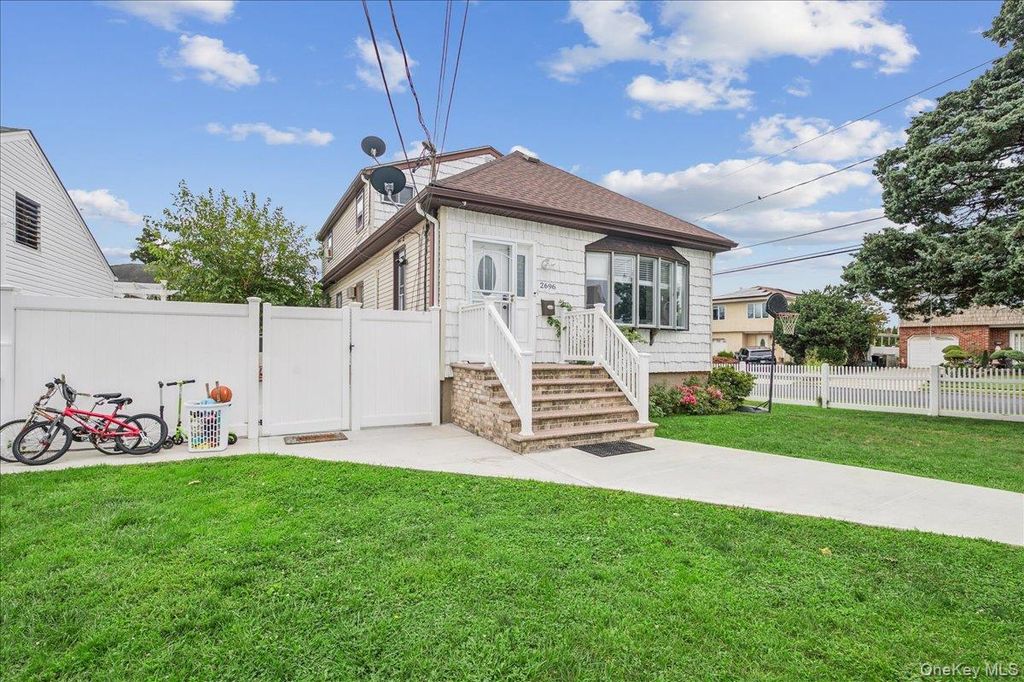 2696 W Alder Road, Bellmore, NY 11710 — exterior