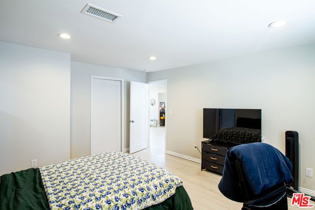 12100 Adelphia Avenue, San Fernando, CA 91340