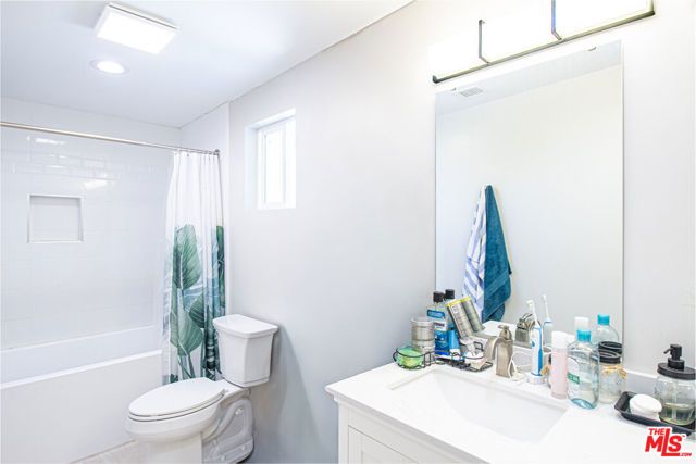 12100 Adelphia Avenue, San Fernando, CA 91340