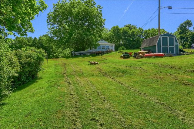 1133 Rosannah St, Ellwood City, PA 16117