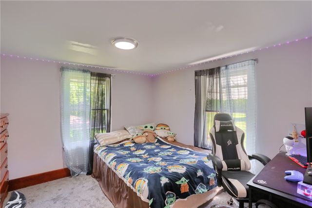 1133 Rosannah St, Ellwood City, PA 16117