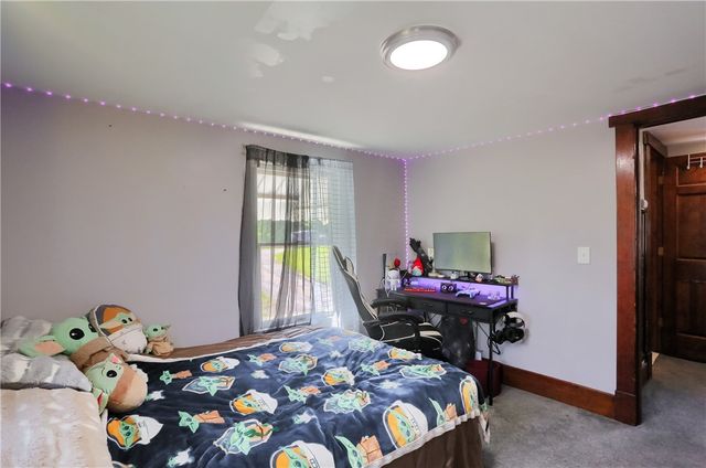1133 Rosannah St, Ellwood City, PA 16117