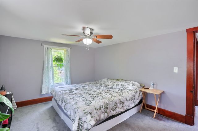 1133 Rosannah St, Ellwood City, PA 16117