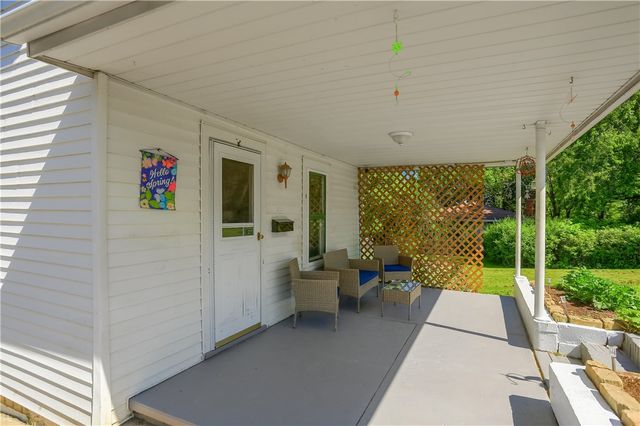 1133 Rosannah St, Ellwood City, PA 16117