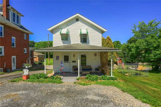 1133 Rosannah St, Ellwood City, PA 16117
