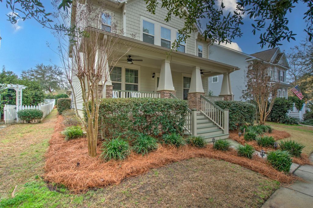 Image 3 of property listing at 167 Lotz Drive, Summerville, SC 29483