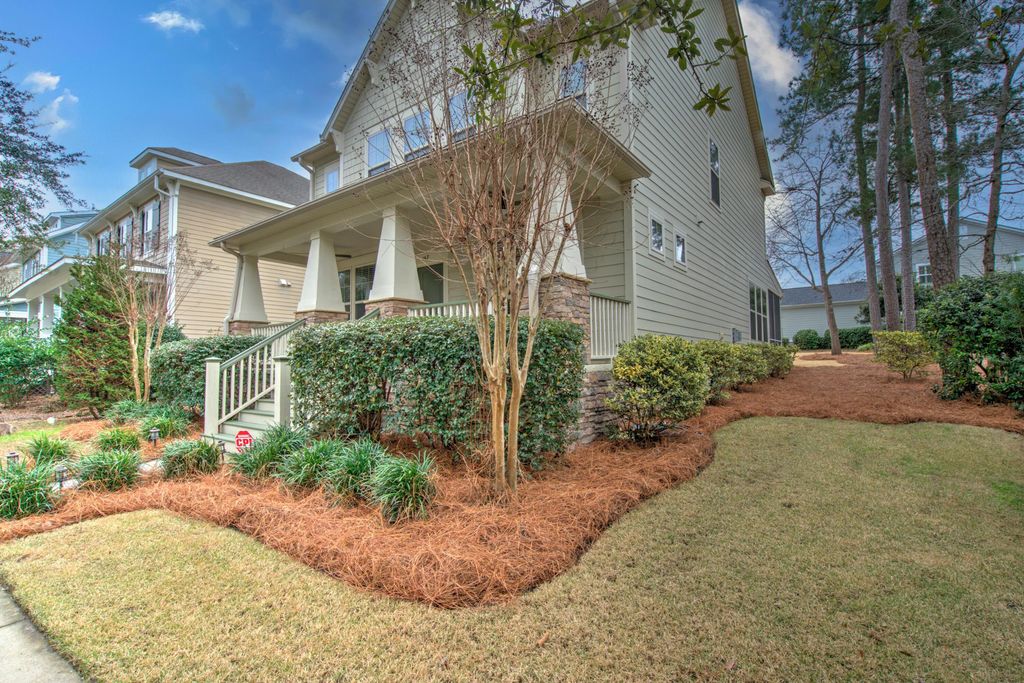 Image 4 of property listing at 167 Lotz Drive, Summerville, SC 29483