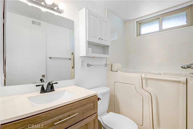 75220 Valencia, Palm Desert, CA 92211