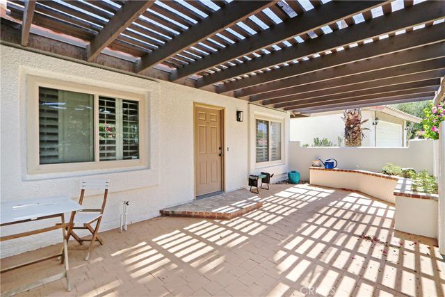 75220 Valencia, Palm Desert, CA 92211