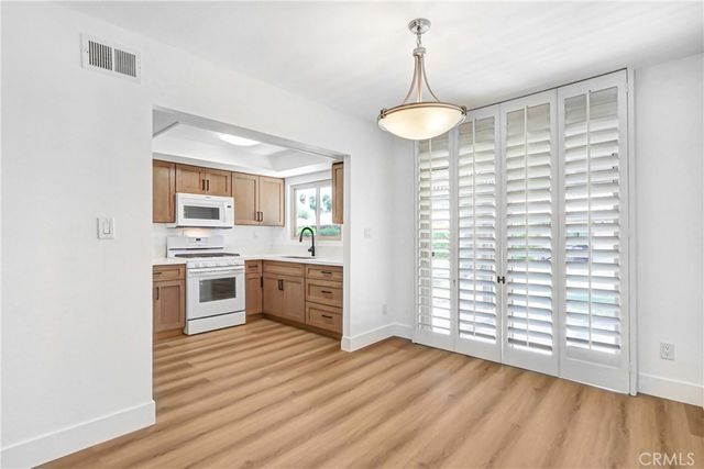 75220 Valencia, Palm Desert, CA 92211
