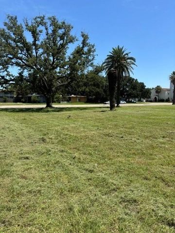800 3rd Ave N Avenue N, Texas City, TX 77590