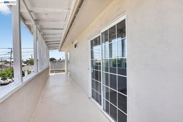 2841 Octavia St, Oakland, CA 94619