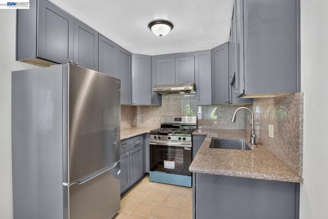 2841 Octavia St, Oakland, CA 94619