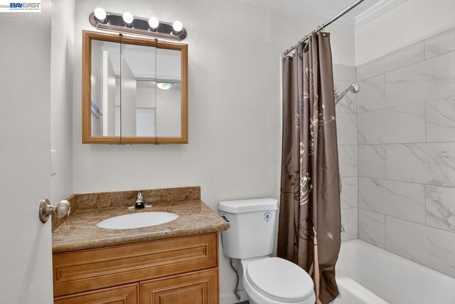 2841 Octavia St, Oakland, CA 94619