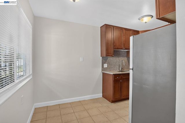 2841 Octavia St, Oakland, CA 94619