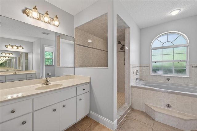28 FRENEAU LANE, Palm Coast, FL 32137
