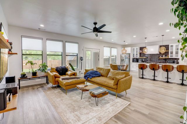 203 S Cockrell Hill Road, Cockrell Hill, TX 75211