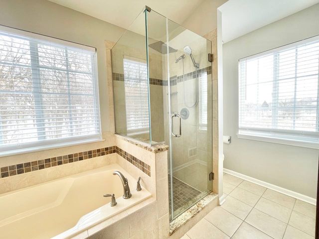 602 Pearces Ford Road, Oswego, IL 60543