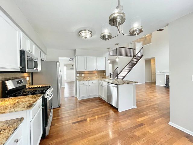 602 Pearces Ford Road, Oswego, IL 60543