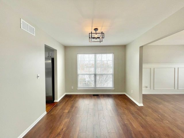 602 Pearces Ford Road, Oswego, IL 60543