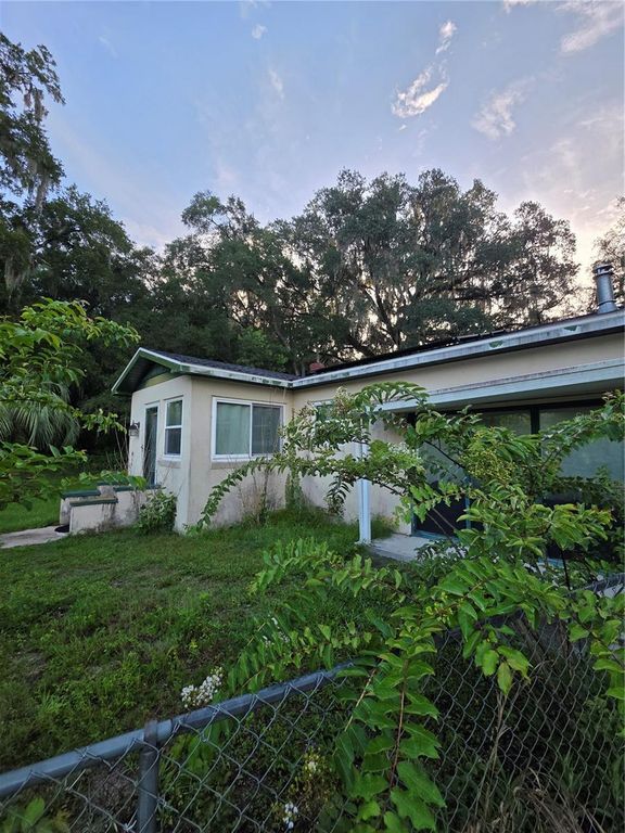 Image 2 of property listing at 11647 SE 60TH AVENUE, Belleview, FL 34420