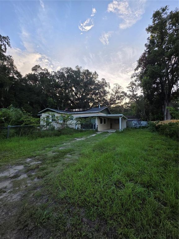 Image 4 of property listing at 11647 SE 60TH AVENUE, Belleview, FL 34420