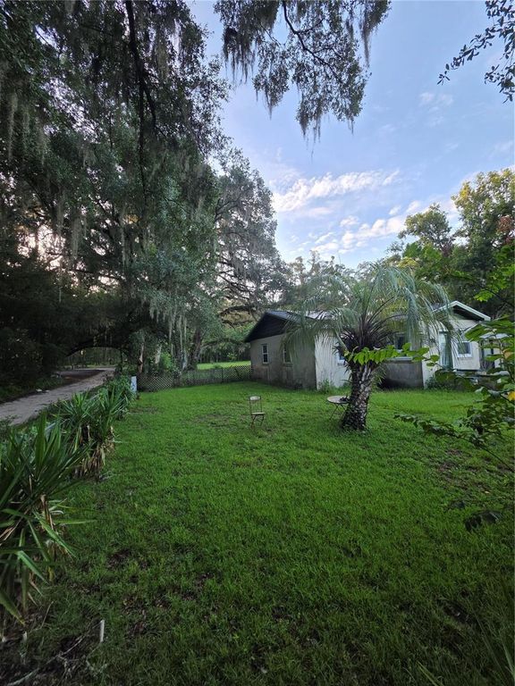 Image 6 of property listing at 11647 SE 60TH AVENUE, Belleview, FL 34420