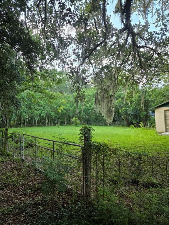 Image 8 of property listing at 11647 SE 60TH AVENUE, Belleview, FL 34420