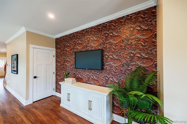 211 W Fifth Avenue, Flint, MI 48502