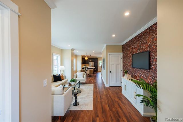 211 W Fifth Avenue, Flint, MI 48502