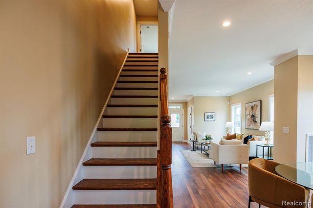 211 W Fifth Avenue, Flint, MI 48502