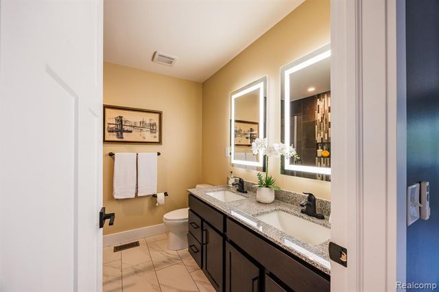 211 W Fifth Avenue, Flint, MI 48502