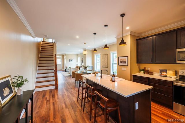 211 W Fifth Avenue, Flint, MI 48502