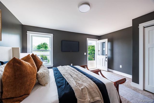 211 W Fifth Avenue, Flint, MI 48502