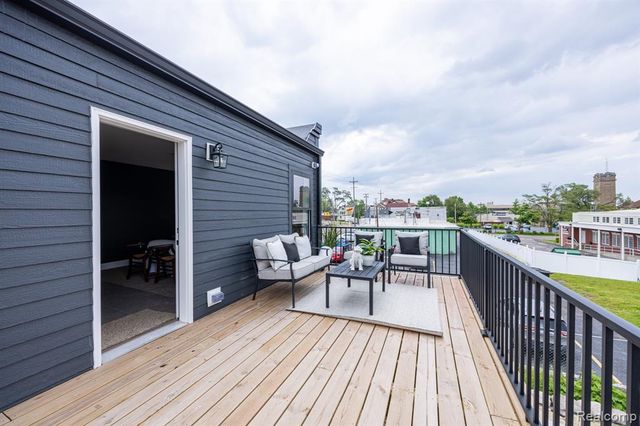 211 W Fifth Avenue, Flint, MI 48502