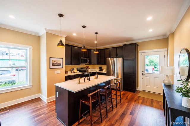 211 W Fifth Avenue, Flint, MI 48502