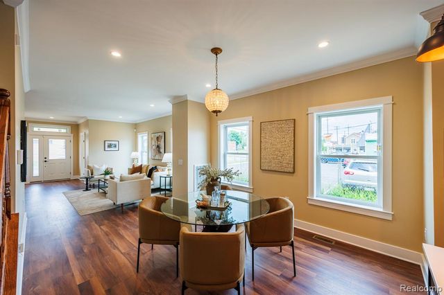 211 W Fifth Avenue, Flint, MI 48502