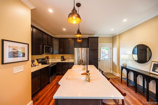 211 W Fifth Avenue, Flint, MI 48502