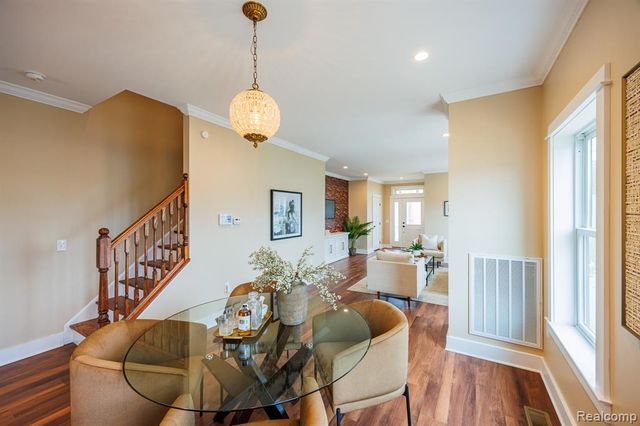 211 W Fifth Avenue, Flint, MI 48502