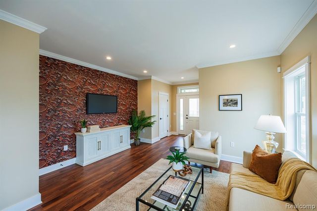 211 W Fifth Avenue, Flint, MI 48502