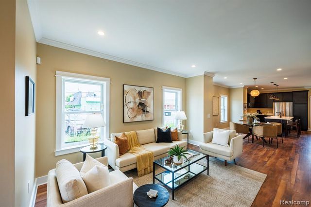 211 W Fifth Avenue, Flint, MI 48502