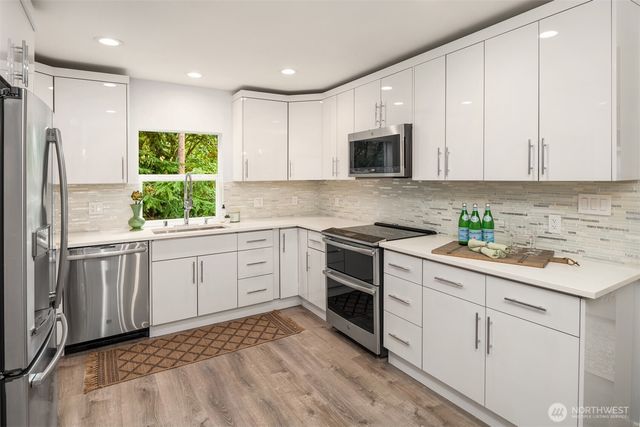 4626 33rd Avenue W, Seattle, WA 98199