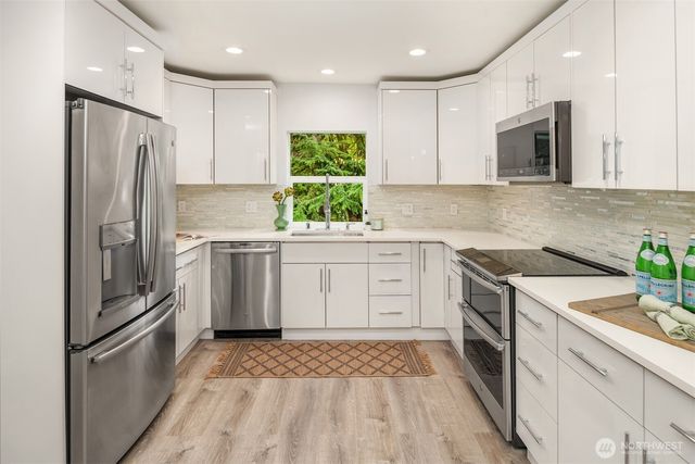 4626 33rd Avenue W, Seattle, WA 98199