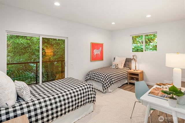 4626 33rd Avenue W, Seattle, WA 98199