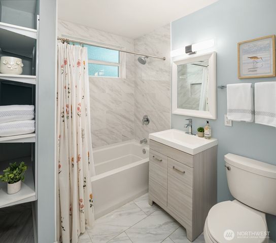 4626 33rd Avenue W, Seattle, WA 98199