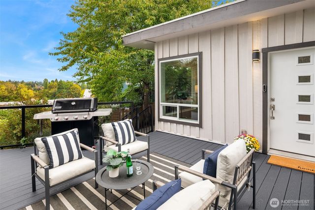 4626 33rd Avenue W, Seattle, WA 98199