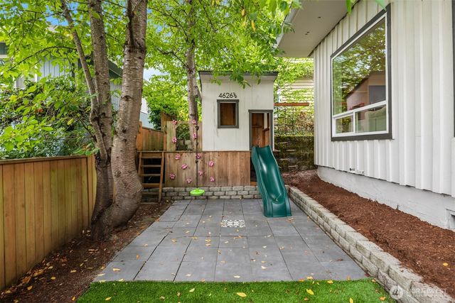 4626 33rd Avenue W, Seattle, WA 98199
